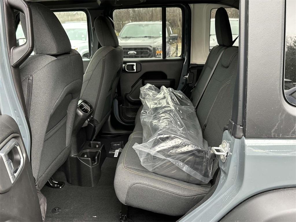 new 2025 Jeep Wrangler car, priced at $42,994