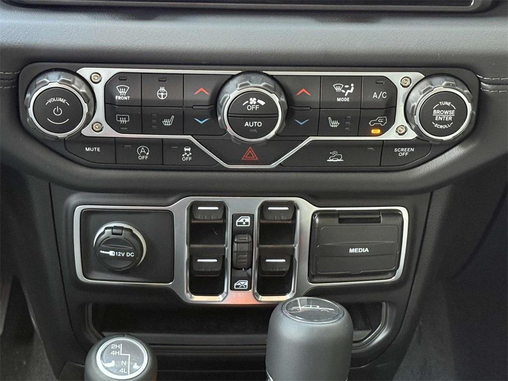 new 2025 Jeep Gladiator car, priced at $43,364