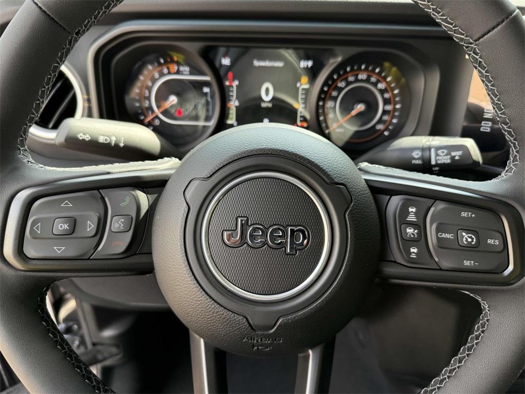 new 2025 Jeep Gladiator car, priced at $43,364