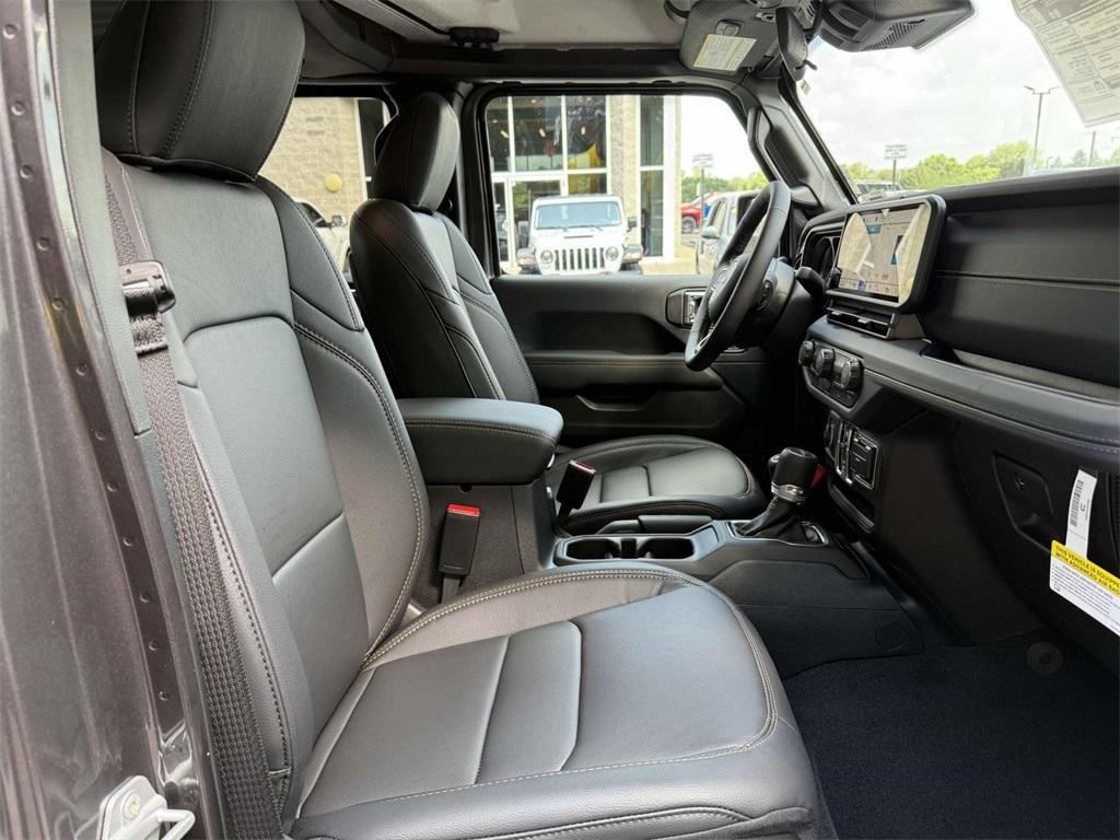 new 2025 Jeep Gladiator car, priced at $43,364