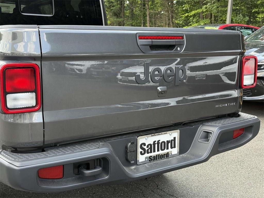 new 2025 Jeep Gladiator car, priced at $43,364