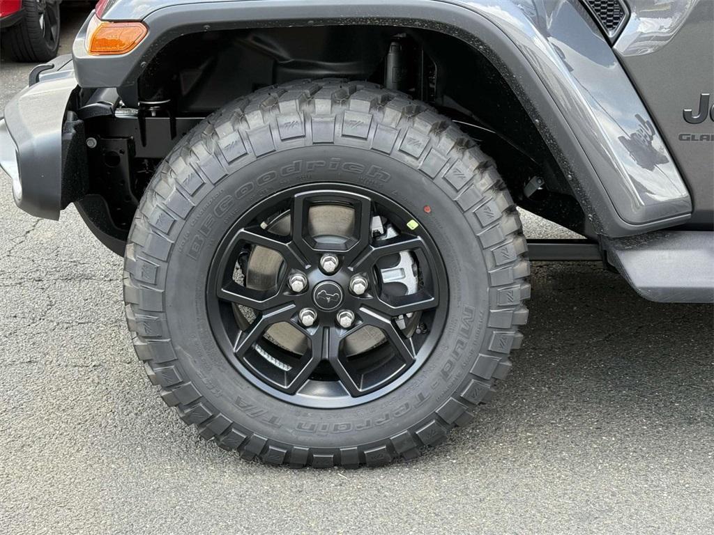 new 2025 Jeep Gladiator car, priced at $43,364