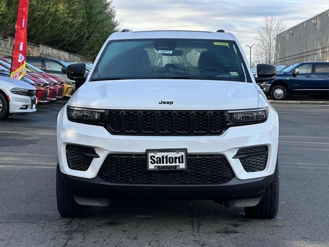 new 2025 Jeep Grand Cherokee car, priced at $37,818