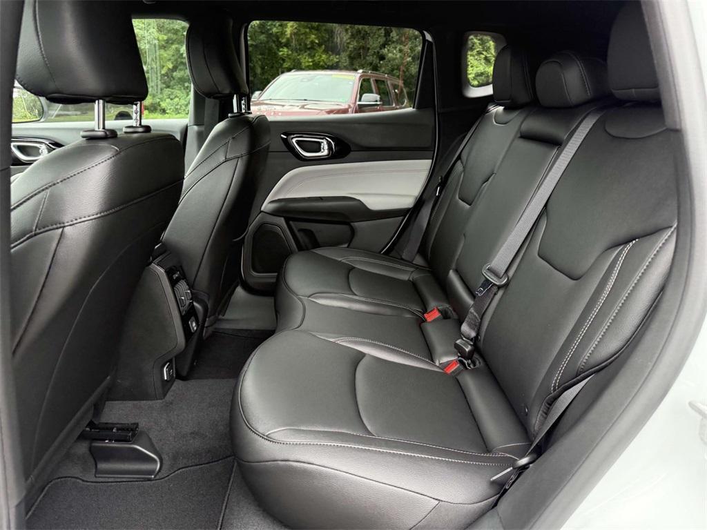 new 2025 Jeep Compass car, priced at $30,006