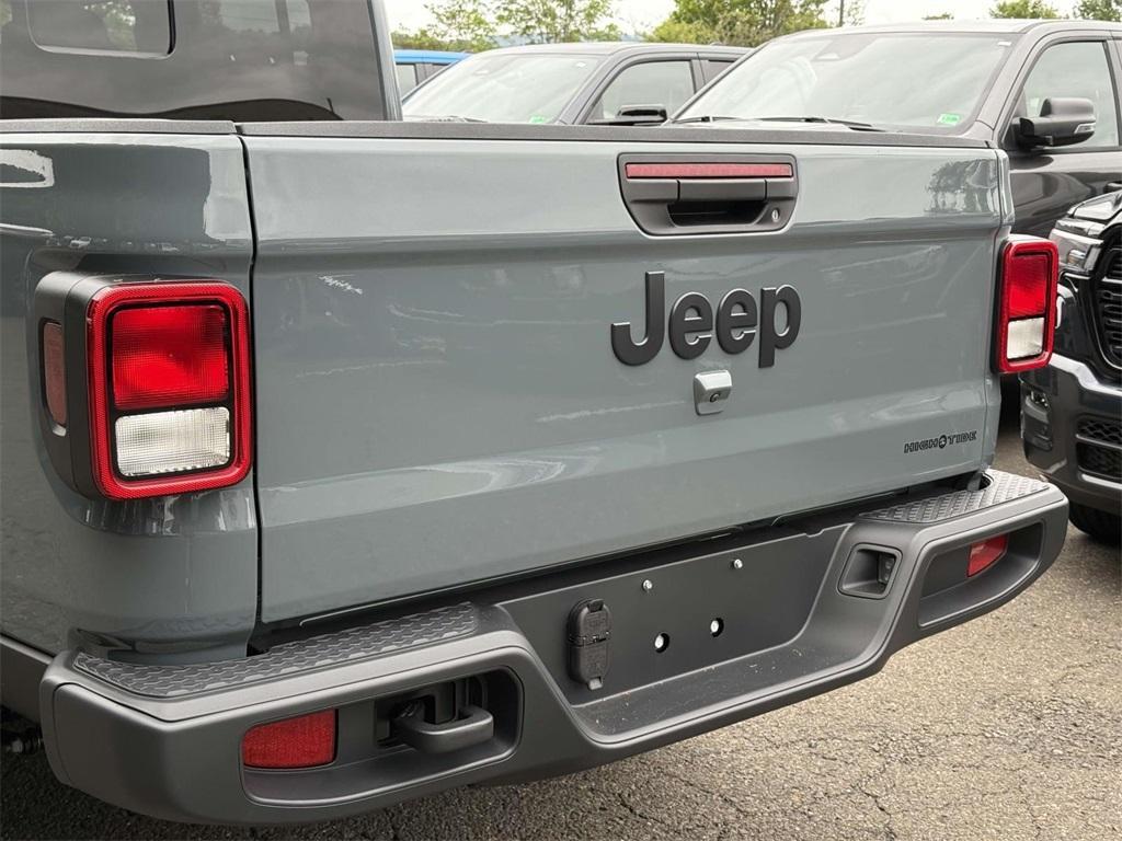 new 2025 Jeep Gladiator car