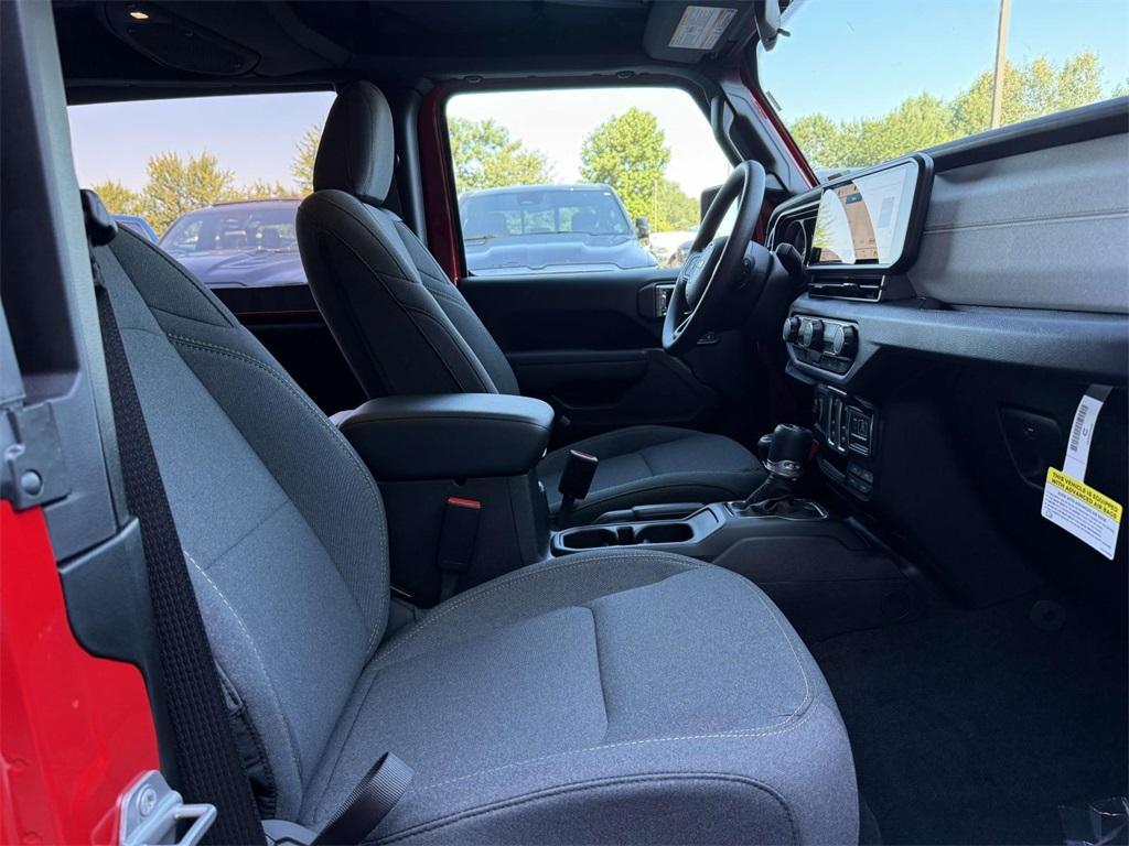 new 2025 Jeep Wrangler car, priced at $32,654
