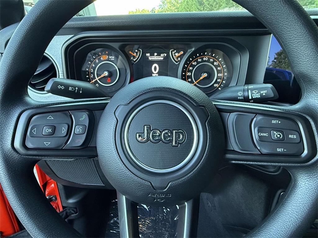 new 2025 Jeep Wrangler car, priced at $32,654