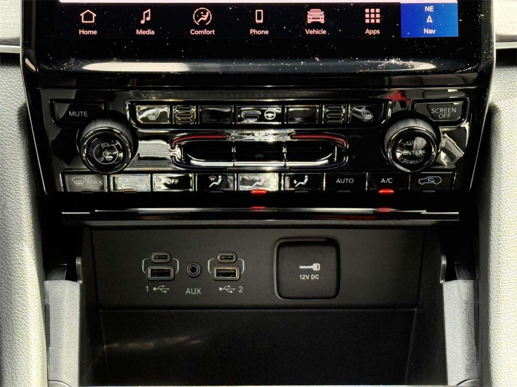 new 2025 Jeep Grand Cherokee car, priced at $41,803