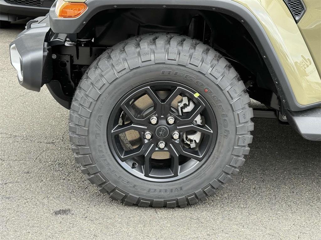 new 2025 Jeep Gladiator car, priced at $43,481