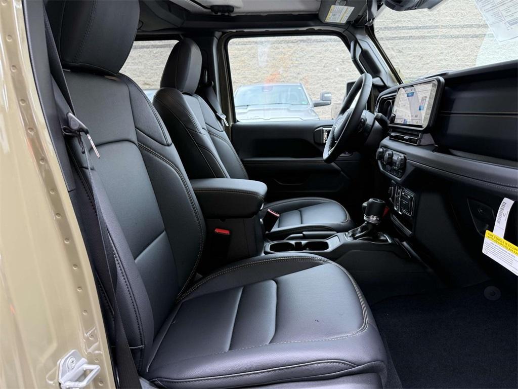 new 2025 Jeep Gladiator car, priced at $43,481