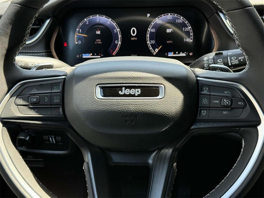 new 2025 Jeep Grand Cherokee car, priced at $37,103