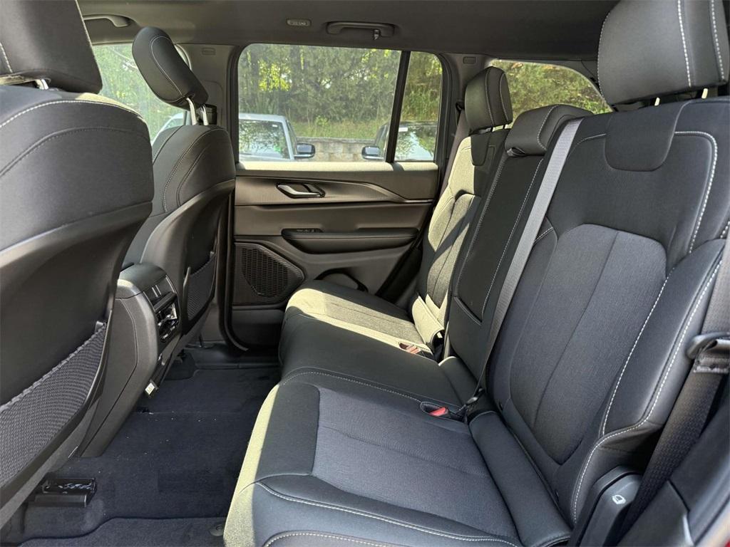 new 2025 Jeep Grand Cherokee car, priced at $37,103