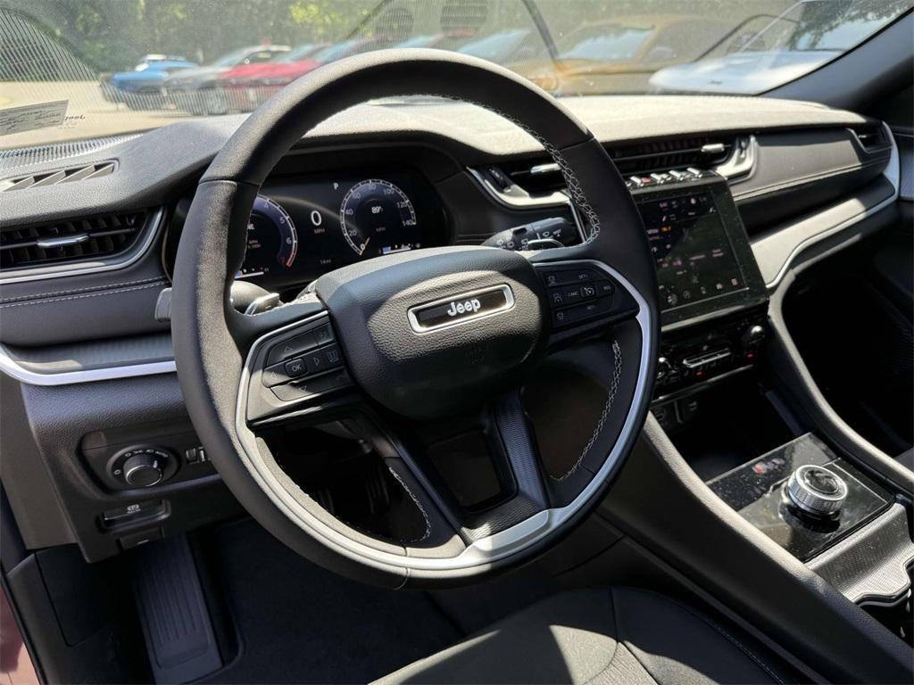 new 2025 Jeep Grand Cherokee car, priced at $37,103