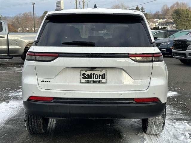 new 2025 Jeep Grand Cherokee car, priced at $40,241