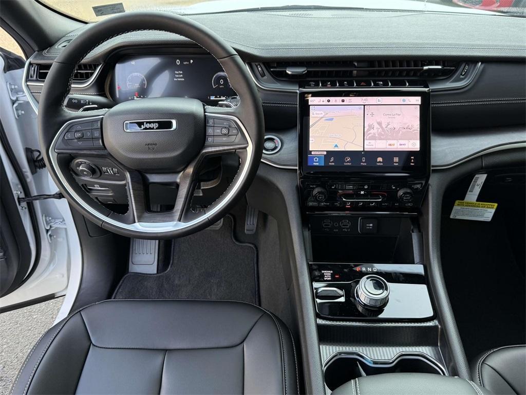 new 2025 Jeep Grand Cherokee car, priced at $41,014