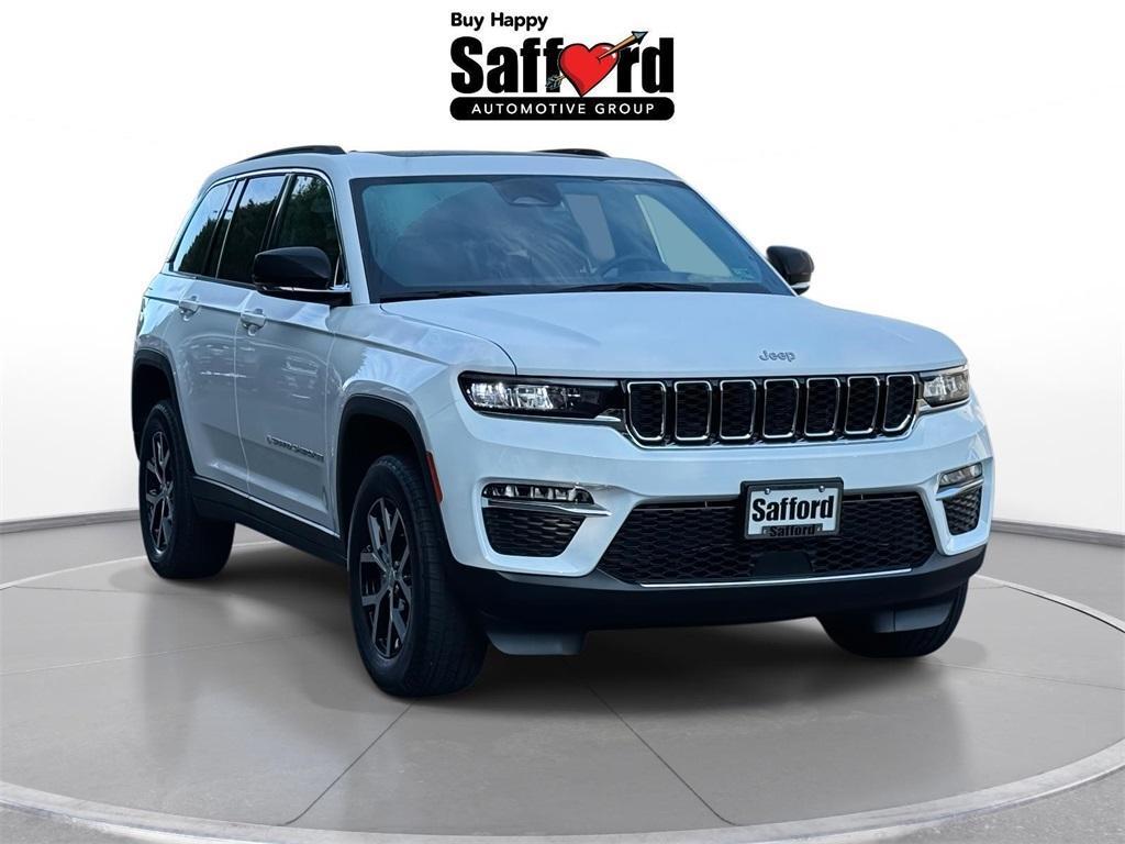 new 2025 Jeep Grand Cherokee car, priced at $40,026