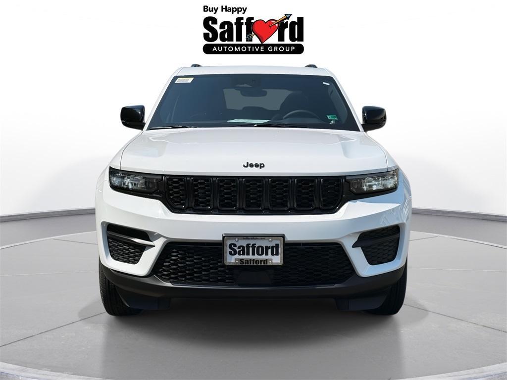 new 2025 Jeep Grand Cherokee car, priced at $38,753
