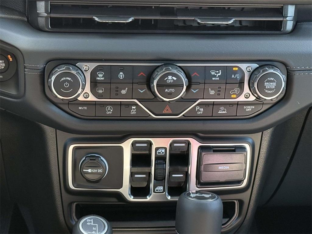 new 2025 Jeep Wrangler car, priced at $52,396