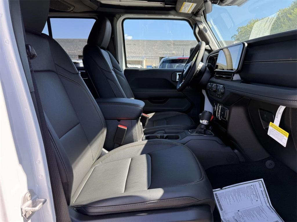 new 2025 Jeep Wrangler car, priced at $52,396
