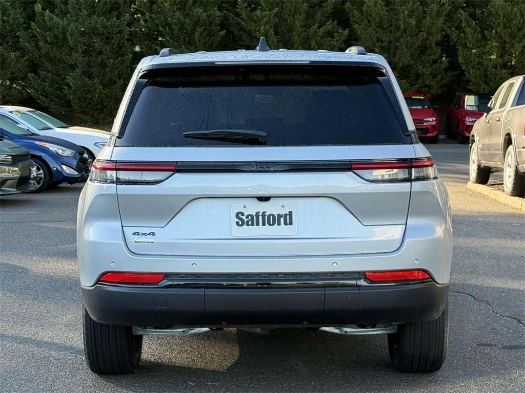 new 2025 Jeep Grand Cherokee car, priced at $38,880