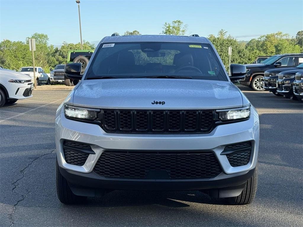 new 2025 Jeep Grand Cherokee car, priced at $38,880