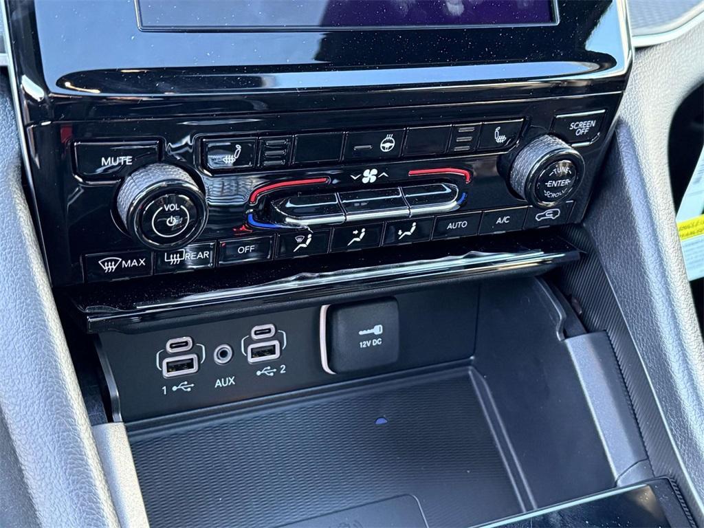 new 2025 Jeep Grand Cherokee car, priced at $38,880