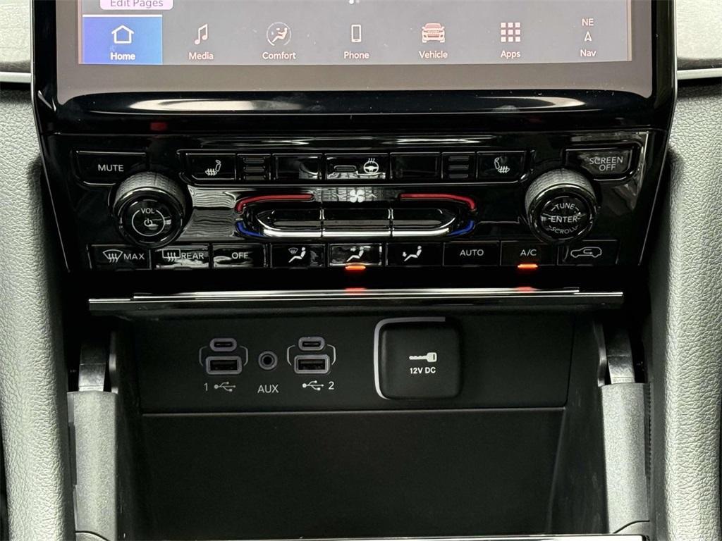 new 2025 Jeep Grand Cherokee car, priced at $45,933