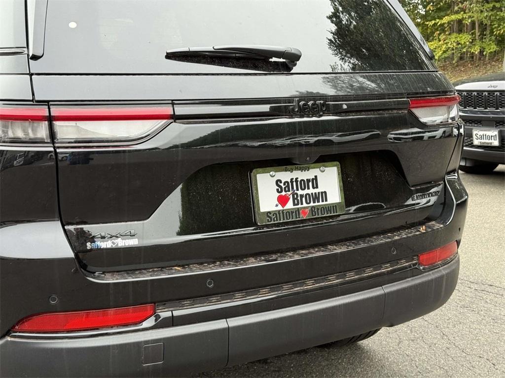 new 2025 Jeep Grand Cherokee car, priced at $45,933