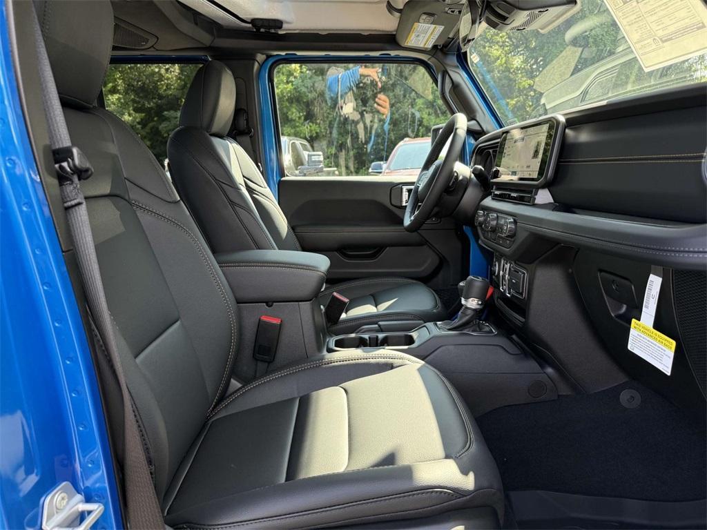 new 2025 Jeep Gladiator car, priced at $42,987