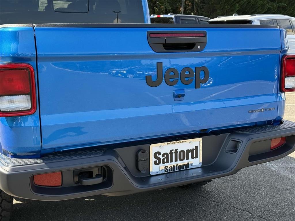 new 2025 Jeep Gladiator car, priced at $42,987