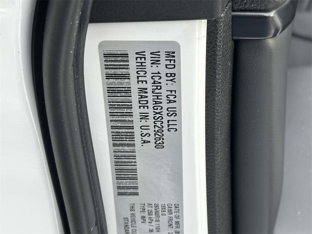 new 2025 Jeep Grand Cherokee car, priced at $41,741