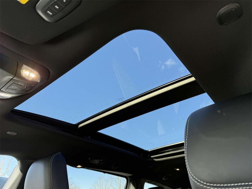 new 2026 Chrysler Pacifica car, priced at $46,657