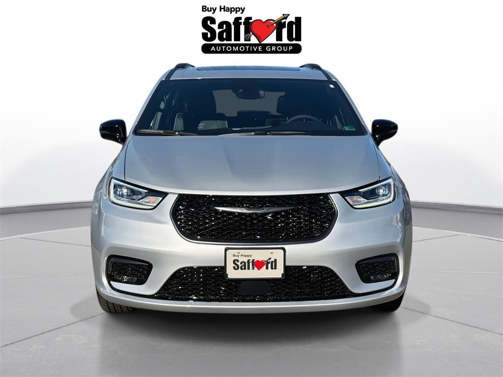 new 2026 Chrysler Pacifica car, priced at $46,657