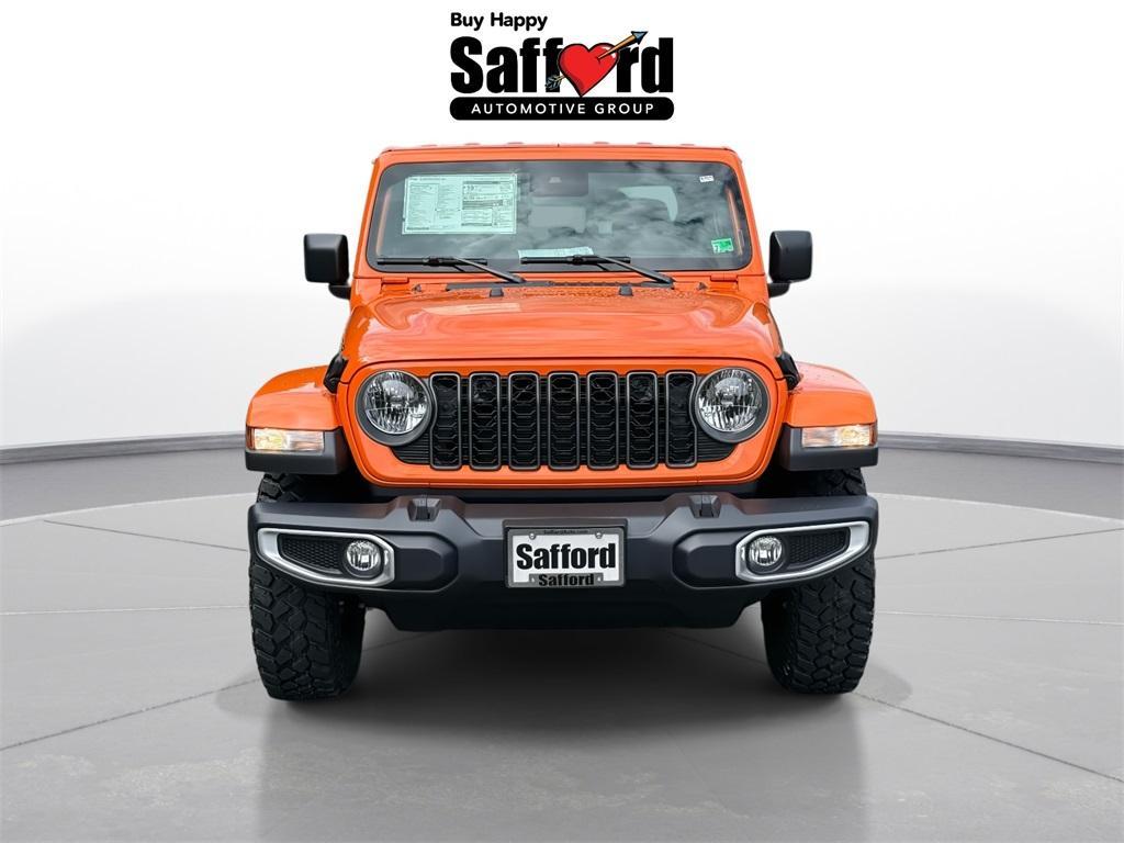 new 2025 Jeep Gladiator car, priced at $44,739