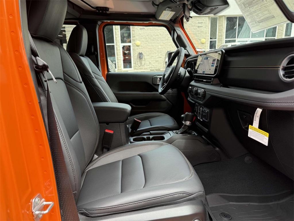 new 2025 Jeep Gladiator car, priced at $44,739