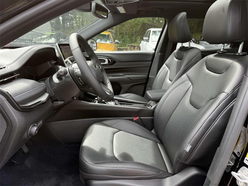 new 2025 Jeep Compass car, priced at $32,912