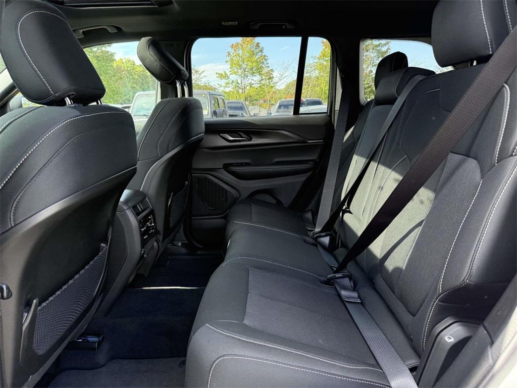 new 2025 Jeep Grand Cherokee car, priced at $36,617