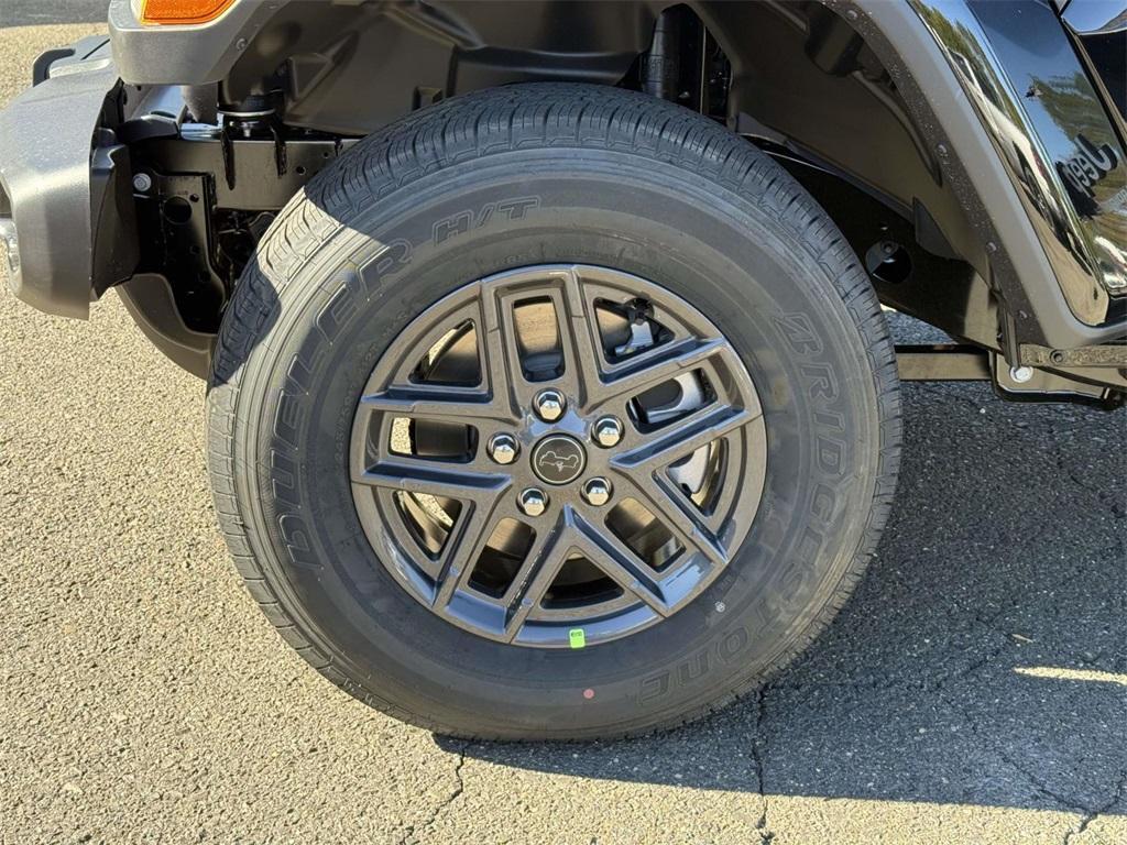 new 2025 Jeep Gladiator car, priced at $42,492