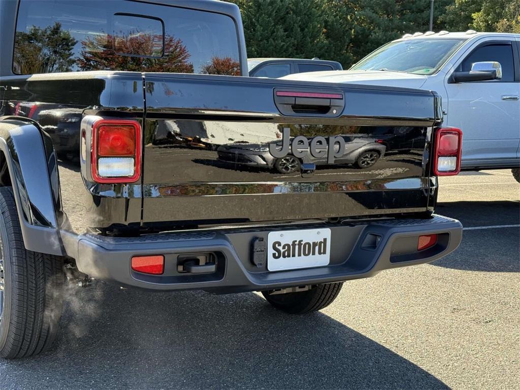 new 2025 Jeep Gladiator car, priced at $42,492