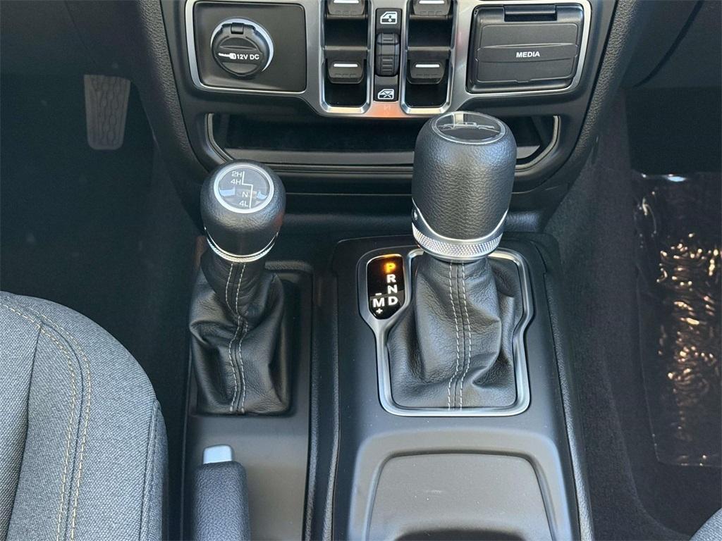 new 2025 Jeep Gladiator car, priced at $42,492