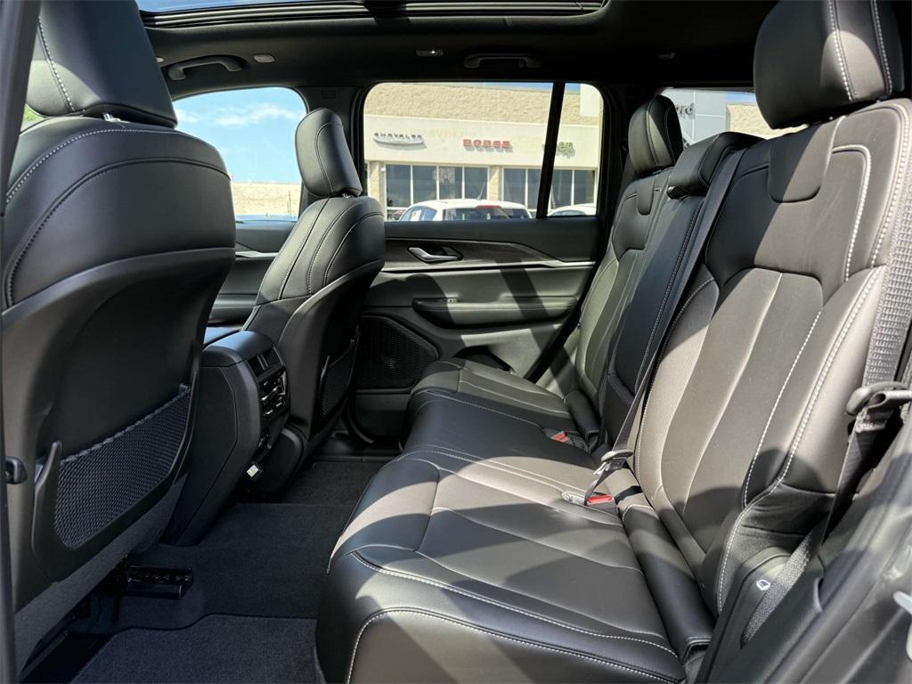 new 2025 Jeep Grand Cherokee car, priced at $41,741