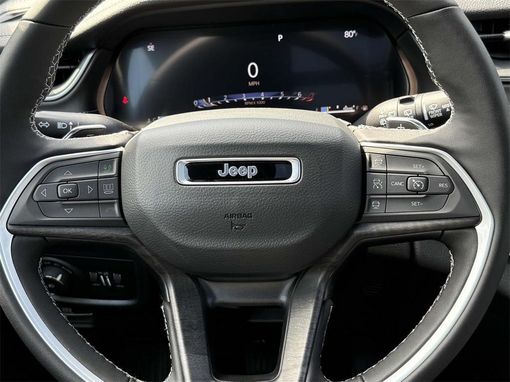 new 2025 Jeep Grand Cherokee car, priced at $41,741