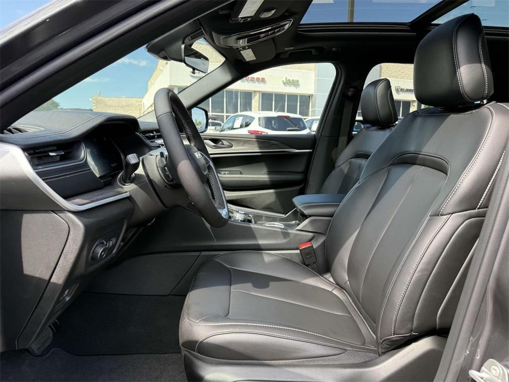 new 2025 Jeep Grand Cherokee car, priced at $41,741