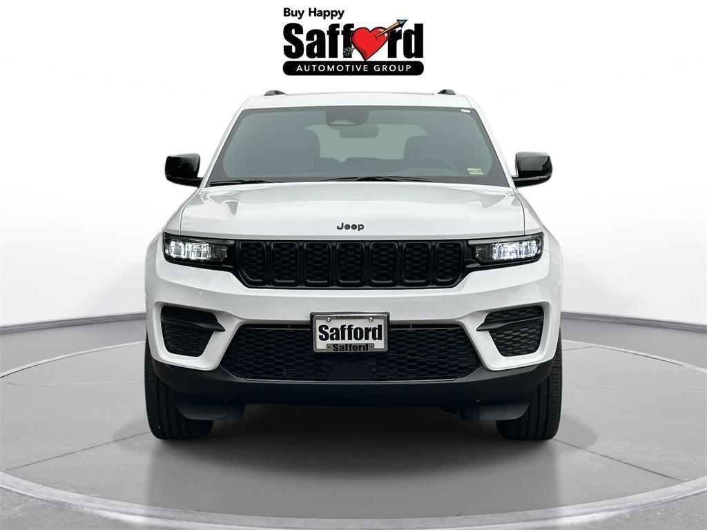 new 2025 Jeep Grand Cherokee car, priced at $39,832