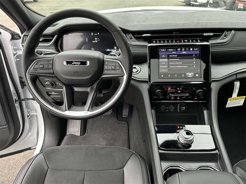 new 2025 Jeep Grand Cherokee car