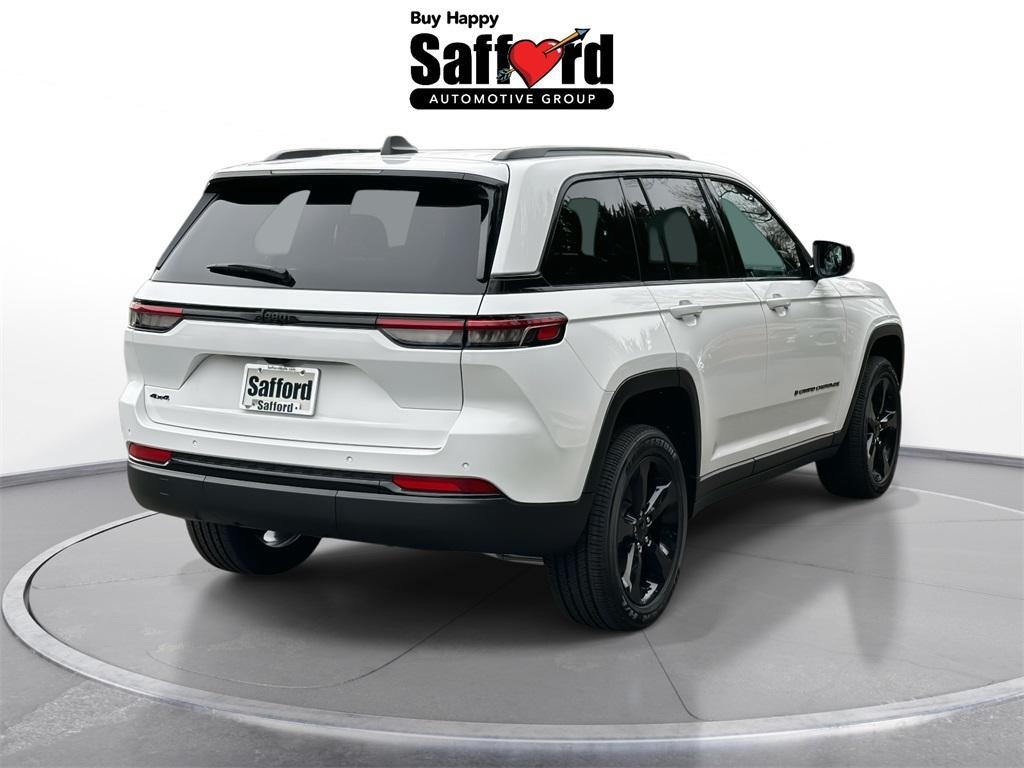 new 2025 Jeep Grand Cherokee car, priced at $39,832