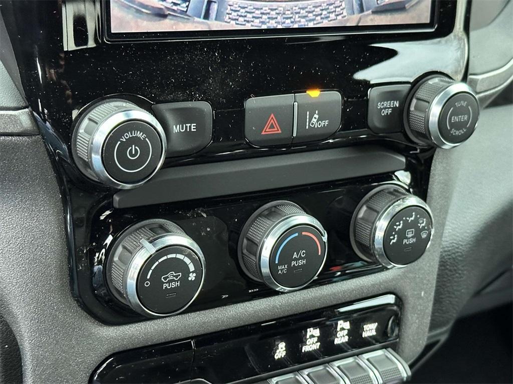 new 2025 Ram 1500 car, priced at $43,116