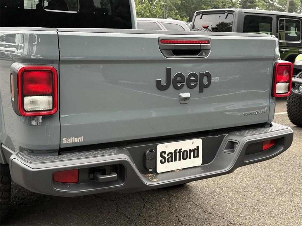 new 2025 Jeep Gladiator car, priced at $43,064