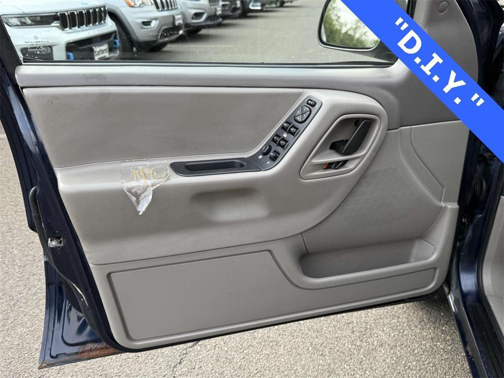used 2004 Jeep Grand Cherokee car, priced at $3,500