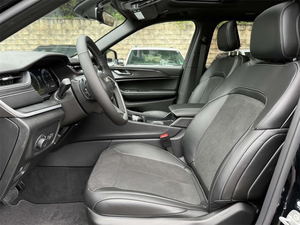 new 2025 Jeep Grand Cherokee car, priced at $39,612